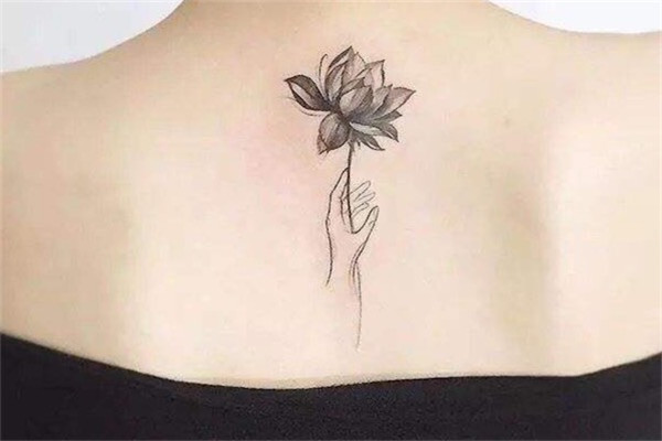 适合女生的纹身小图案有哪些