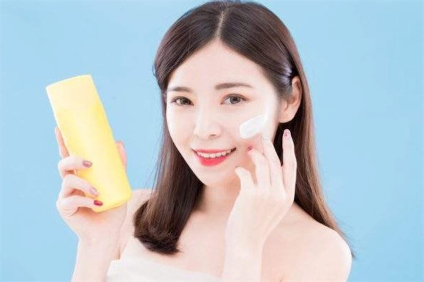 先涂妆前乳还是防晒霜