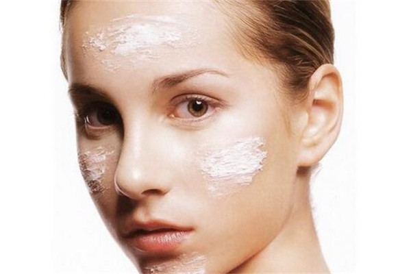 化妆品搓泥怎么回事