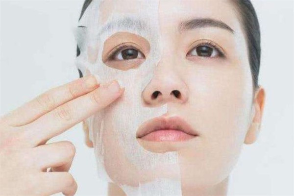 生理盐水可以治疗闭口吗