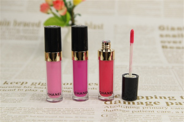 唇蜜和口红的使用顺序是什么