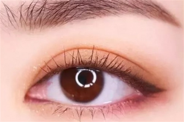 蜜桃眼妆的画法是什么