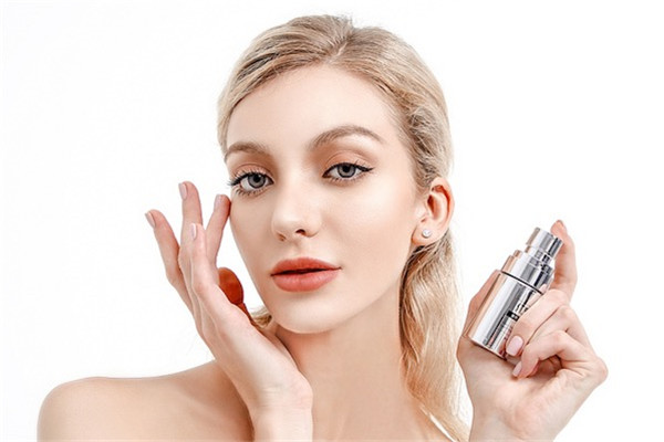 先用水还是精华液