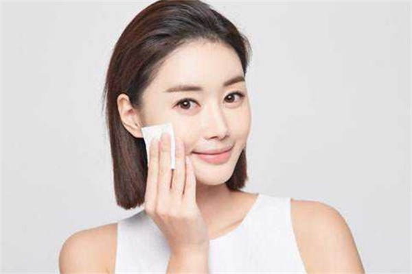 维生素哪个美白祛痘印