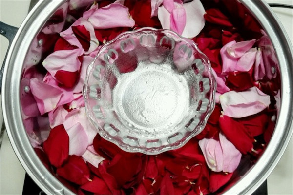 玫瑰纯露的功效与作用有哪些