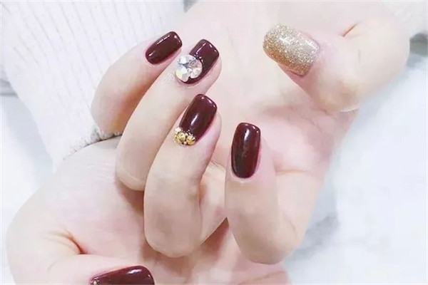 冬季显白美甲有哪些