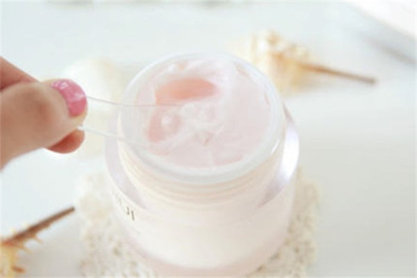 霜是晚上用还是白天用