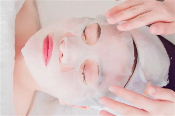 冬天怎么敷面膜才不冷