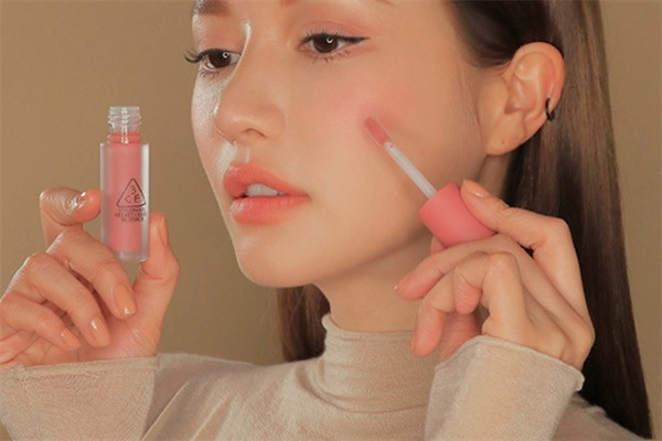 液体腮红的使用方法是什么