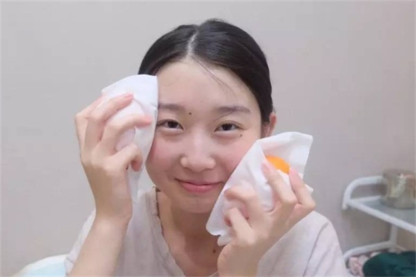 冰敷脸的好处与坏处是什么