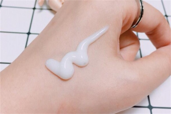 身体乳可以去鸡皮吗