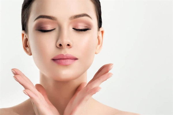 皮肤会不会越补水越油