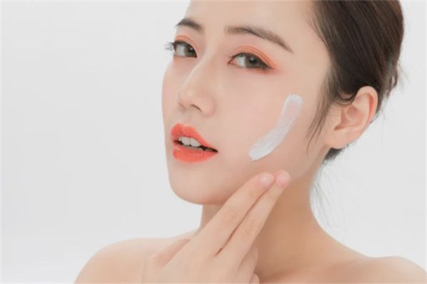 面霜是白天用的还是晚上用的