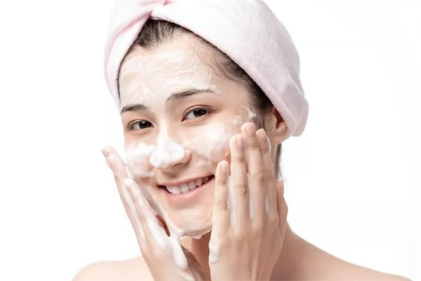 洗面奶洗脸洗多久