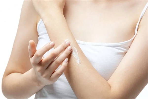 面霜和防晒霜哪个先擦