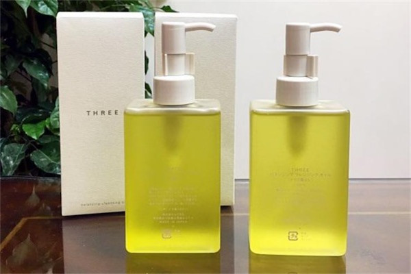 角质层薄用卸妆油还是卸妆水