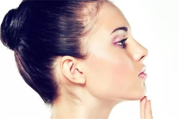 如何拥有好看的下颚线