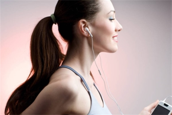 化妆再跑步对肌肤是否有伤害