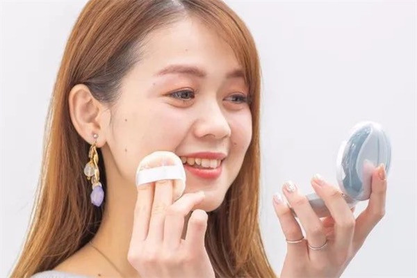 用完防晒可以直接用散粉吗