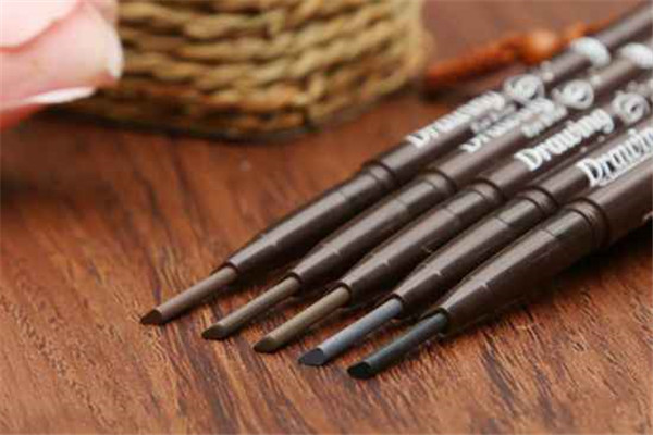 眉笔可以当修容用吗，眉笔能画发际线吗