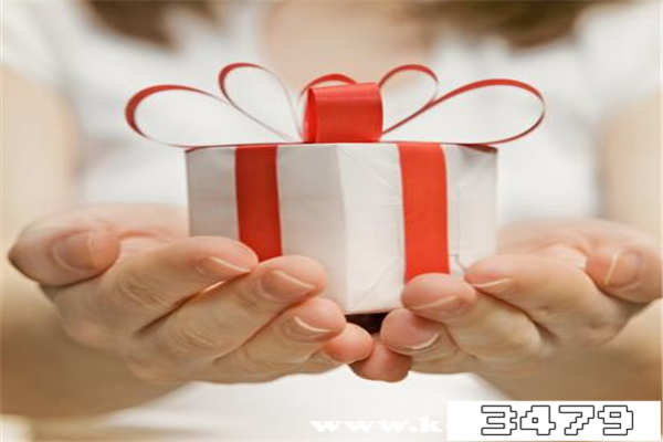 给领导送礼提前打电话怎么说，给领导送礼发微信怎么说合适