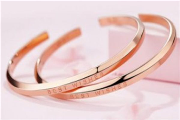 50岁女人高端礼物，50岁的女人最渴望收到的礼物