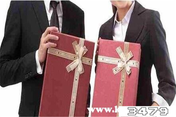 春节送领导一千左右的礼物怎么样，送领导高档礼品1000左右好吗