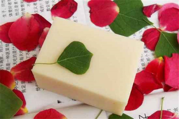 手工皂会不会伤害皮肤，手工皂长期洗脸会不会皮肤过敏