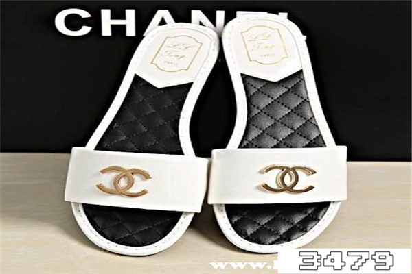 香奈儿拖鞋需要买大一码吗，穿起来脚痛吗，标志会掉吗