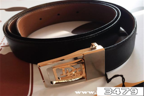 迪奥皮带怎么系上，长了怎么剪短