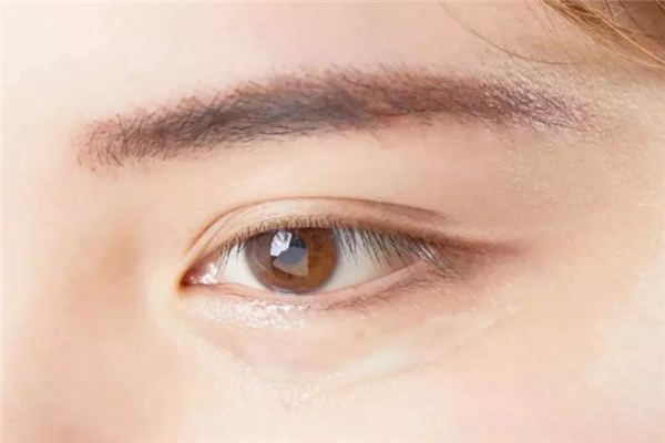 眼精华和眼霜哪个更好，推荐好用的4款眼精华