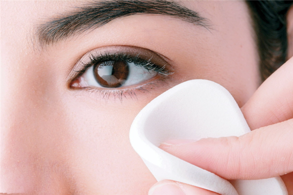 女人如何快速化妆出门，推荐这4款上妆最快的bb霜