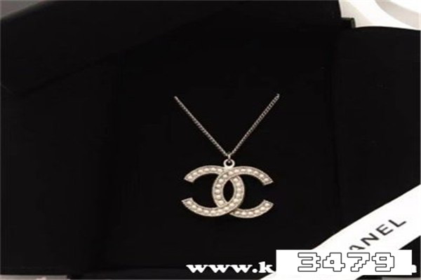 香奈儿双c项链多少钱，香奈儿55.55项链