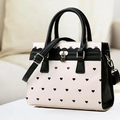 巴利属于什么档次的，巴利跟蔻驰是一个档次吗