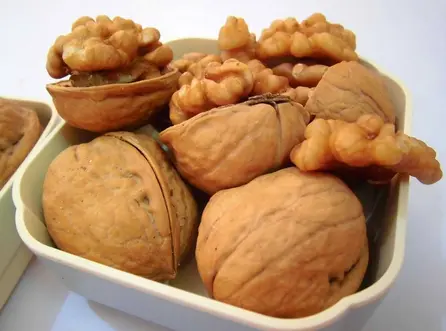 女人千万不要吃核桃 核桃的副作用与禁忌