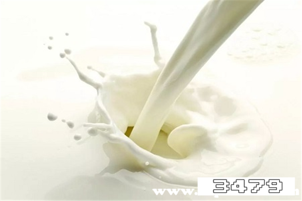 牛奶浴的功效与危害，牛奶浴泡澡的好处与功效