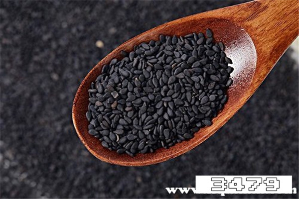 我连续吃了一个月的黑芝麻，吃黑芝麻一段时间脸部变化