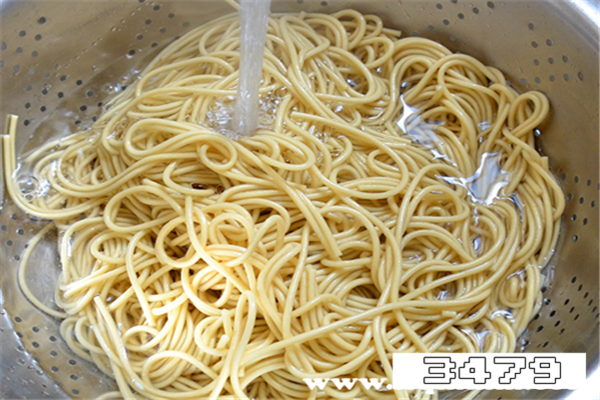 长期吃碱水面对身体有害吗，食用碱面吃了对人体有害吗