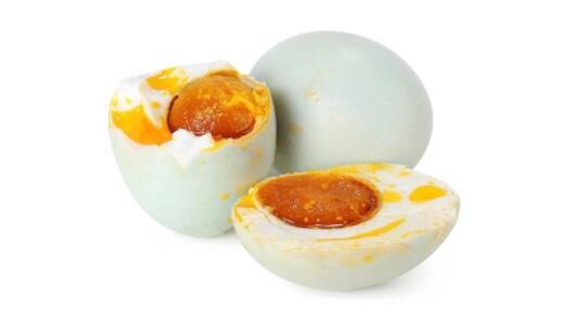 制作咸鸭蛋的最好方法，鸭蛋怎么腌制出油好吃