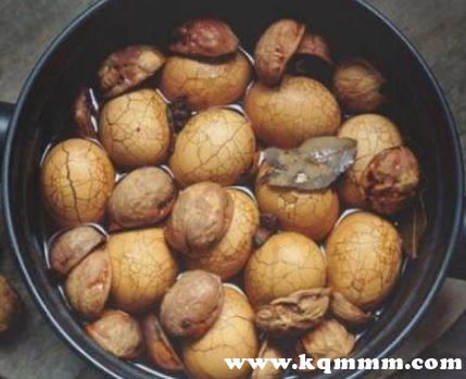 核桃壳煮鸡蛋禁忌，核桃壳煮鸡蛋的水可以喝吗