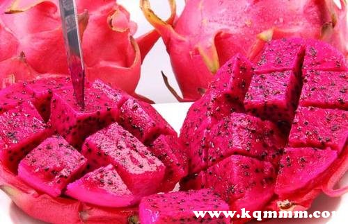 吃红心火龙果的禁忌，火龙果拌酸奶拉肚子怎么回事