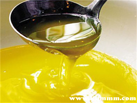 鸡膏加白糖的作用与功效，油加白糖放半年有什么功能