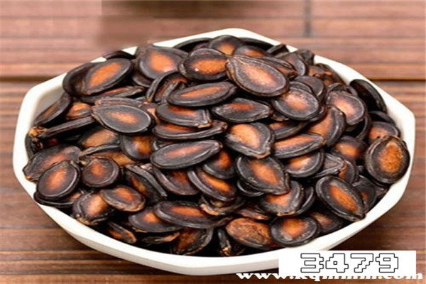 西瓜子和葵花籽哪个好，吃西瓜子和葵花籽哪个胖