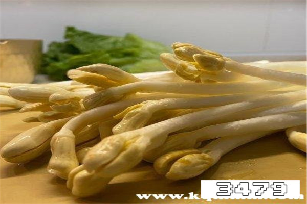 花生苗上的花生部分不能吃，花生苗要不要去头