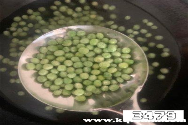 豌豆焯水几分钟再炒，青豌豆焯水需要几分钟