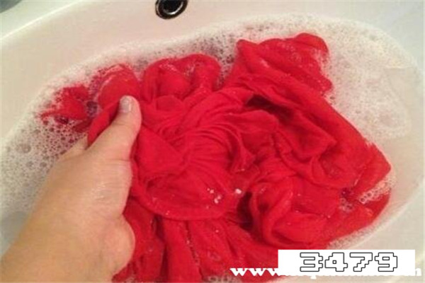 衣服掉色是质量差吗，掉色严重的衣服安全吗