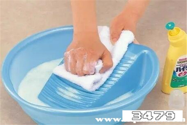 洗衣液怎么才算漂干净，洗衣服要漂洗到没泡沫吗