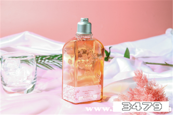 沐浴露洗衣服的坏处，用沐浴露洗衣服会怎么样