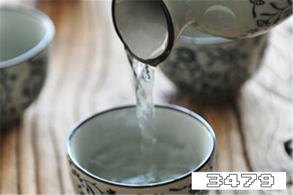 白酒过安检会机器会叫，高铁带白酒要拿出来过安检么