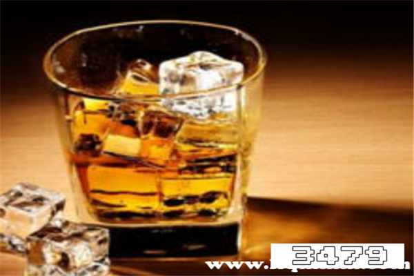 威士忌的味道像白酒吗，威士忌喝什么酒口感相同